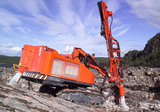 Sandvik DX780 Surface Top Hammer Drill Rig